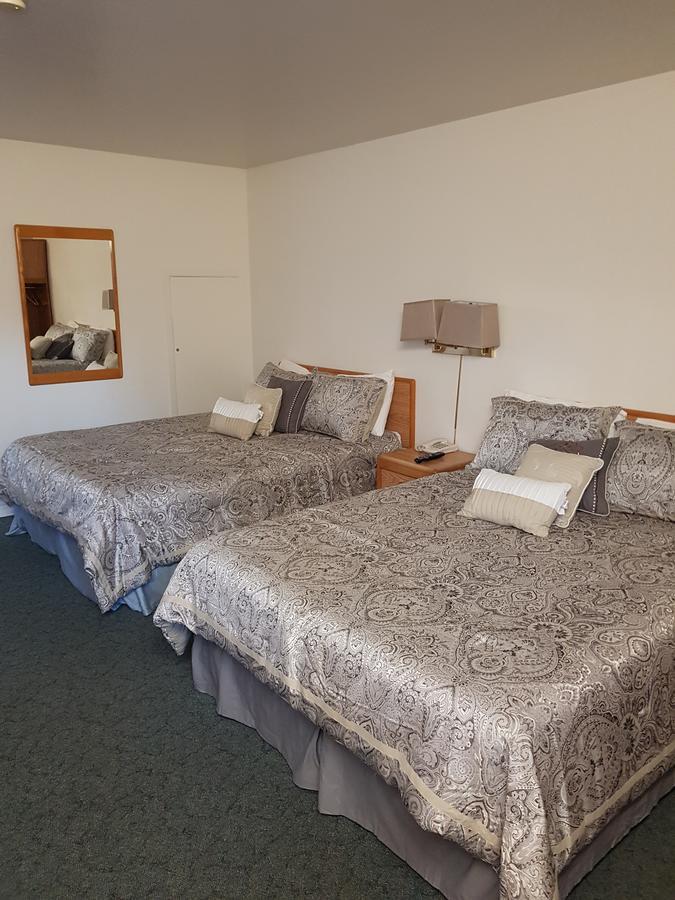 Covered Bridge Inn & Suites Sussex Ngoại thất bức ảnh