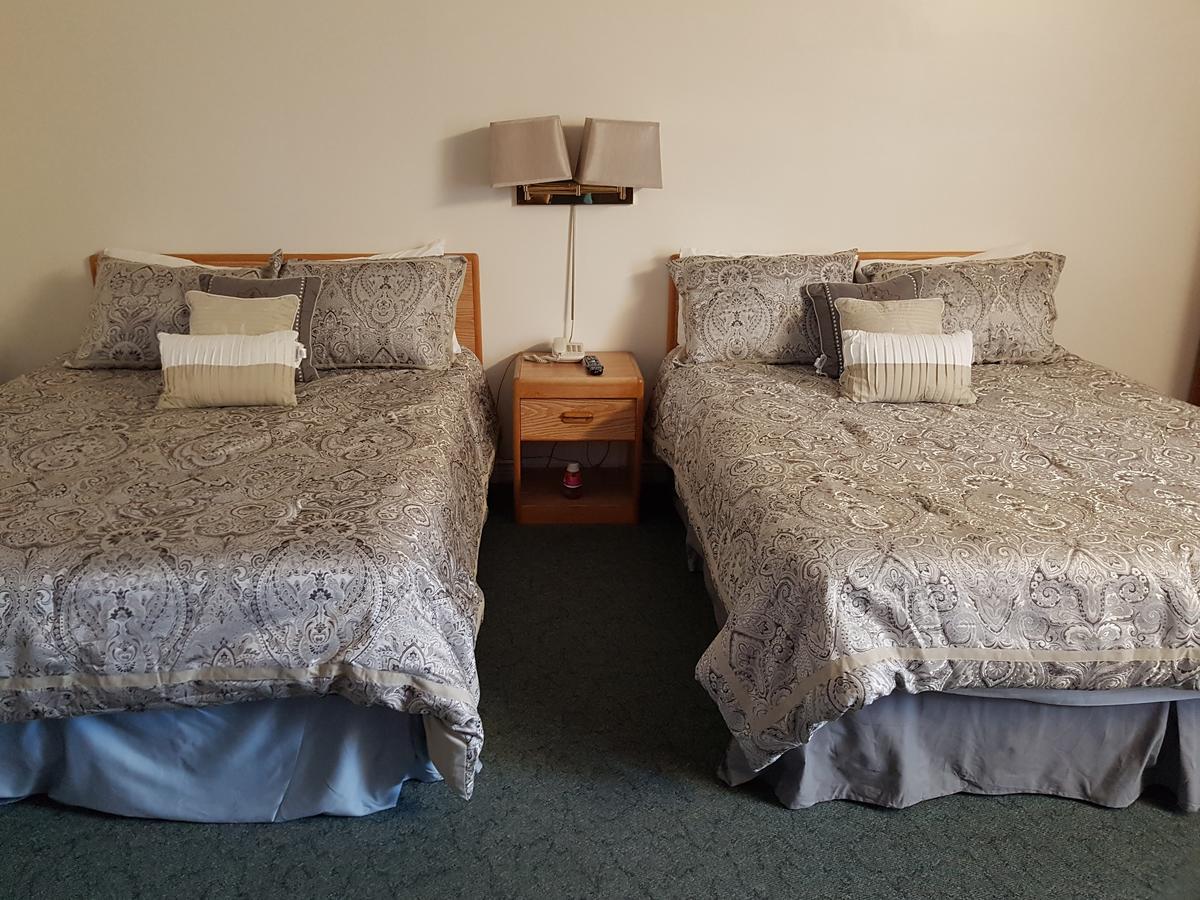 Covered Bridge Inn & Suites Sussex Ngoại thất bức ảnh