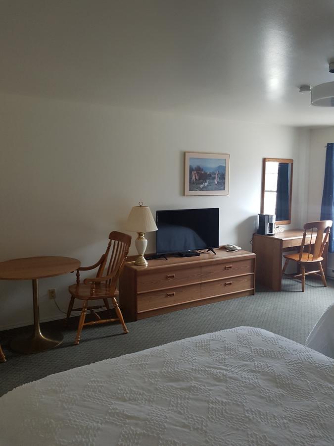 Covered Bridge Inn & Suites Sussex Ngoại thất bức ảnh