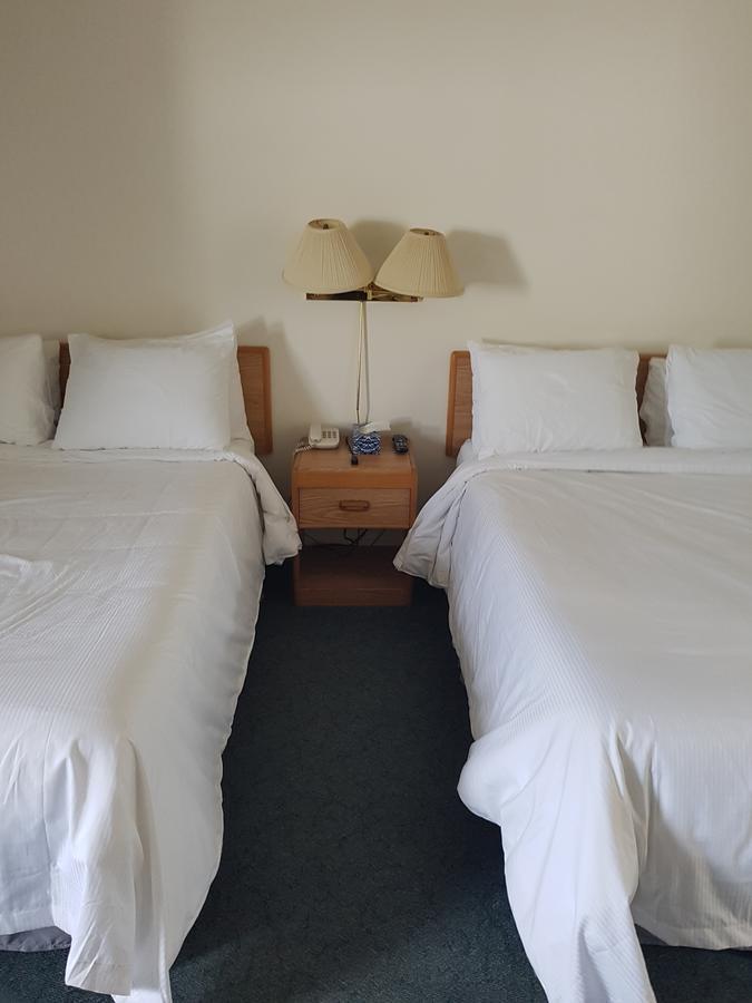 Covered Bridge Inn & Suites Sussex Ngoại thất bức ảnh